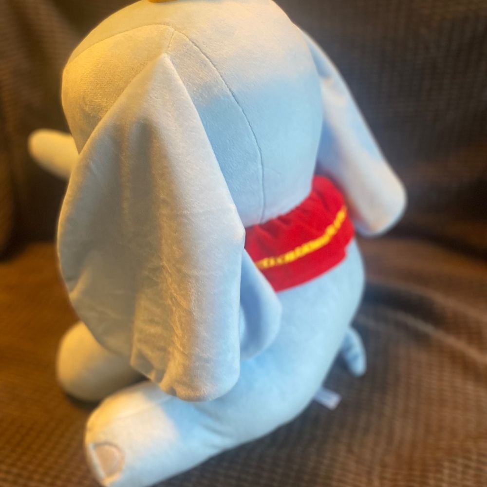 Dumbo - Picture 2 of 2